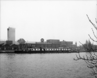 60244 Gezicht op de Tabaksfabriek, koffiebranderij, theehandel en kantoor van de firma Douwe Egberts (Keulsekade 143) ...